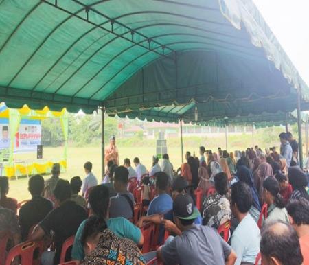 Cawagub Riau, SF Hariyanto melakukan kampanye dialogis di Dusun Rukun Jaya, Kepenghuluan Gelora (foto/int)